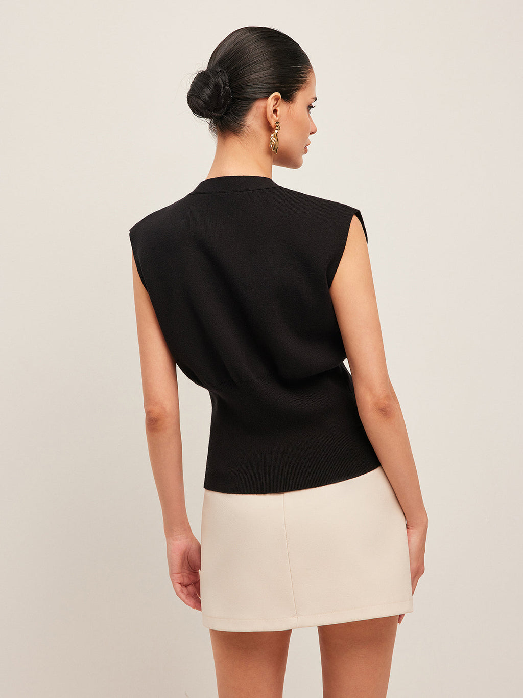 ELA / Top whit button