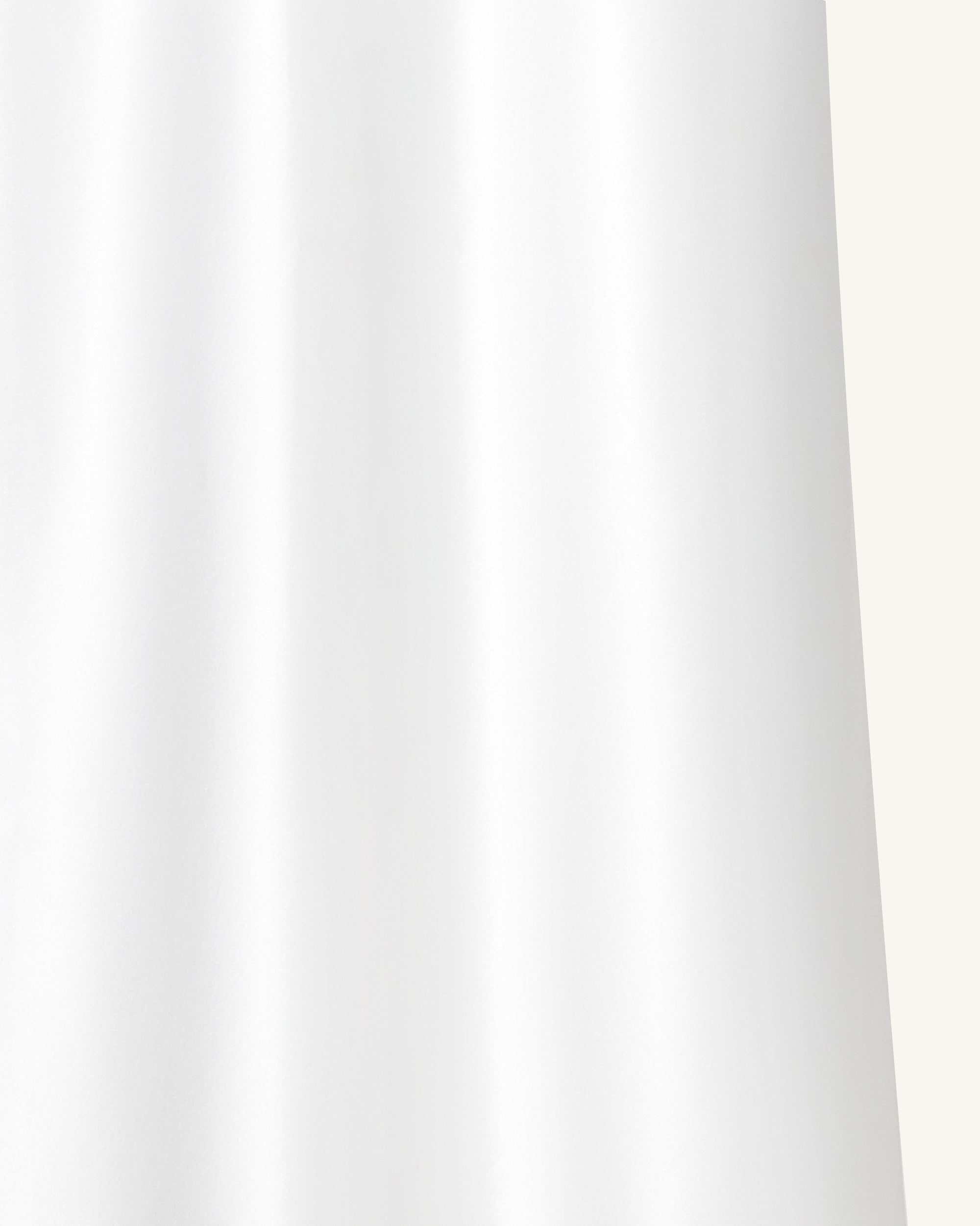 LYLY – WHITE SATIN